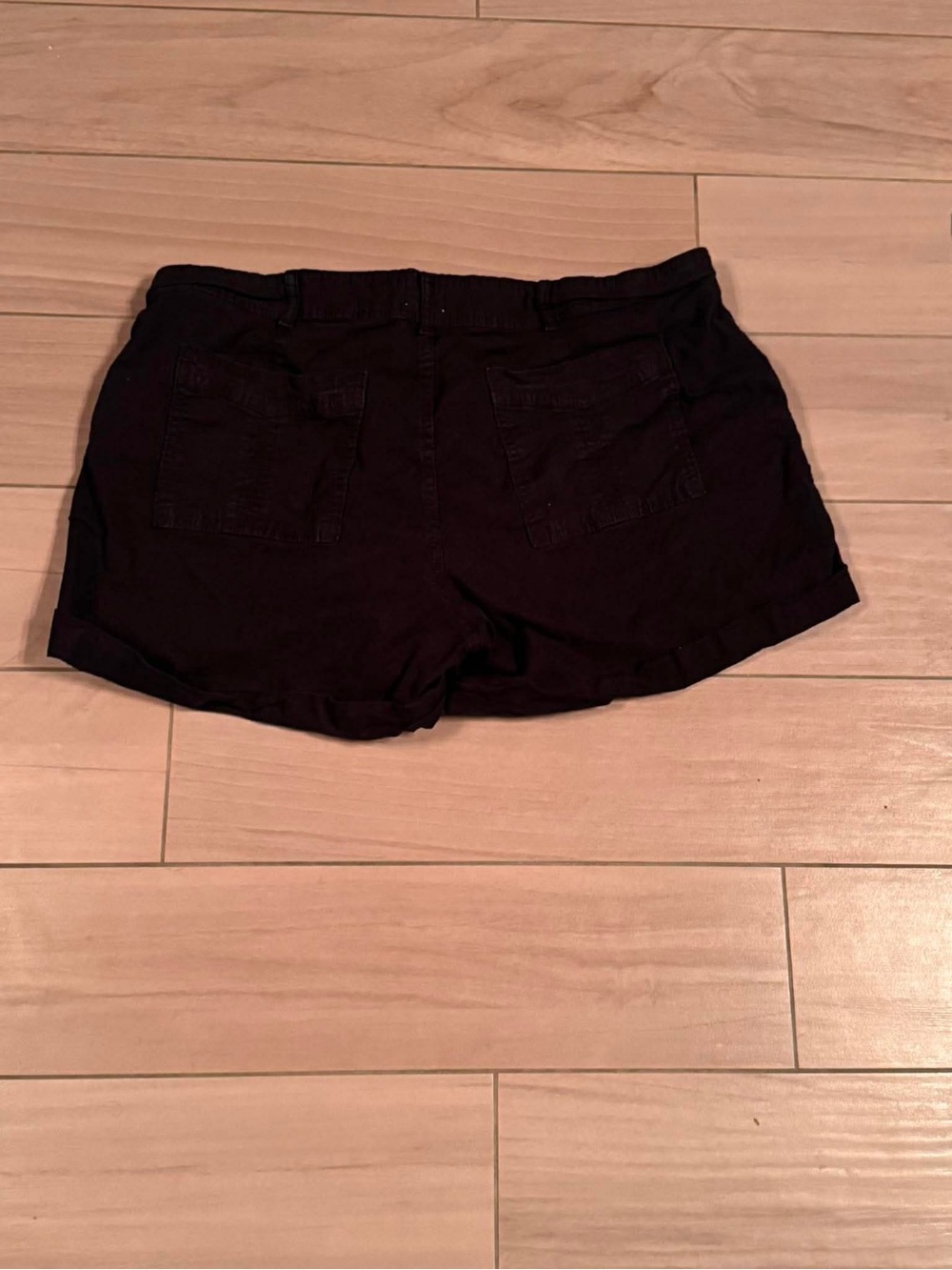 Time and Tru Black Cargo Shorts size 18 - Picture 3 of 6